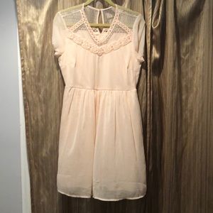 Vero Moda Dainty Creme Pink short dress